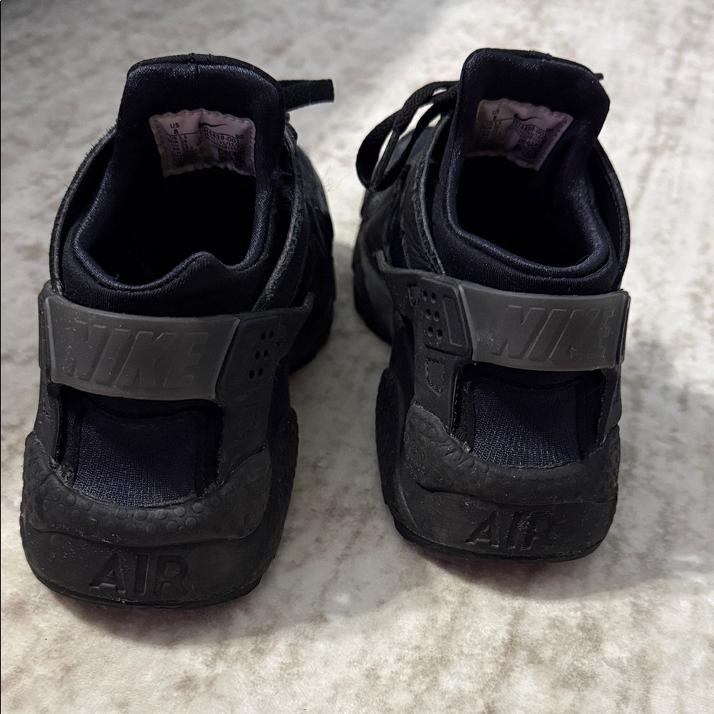 Nike Men's Black Sneakers - Picture 5 of 5